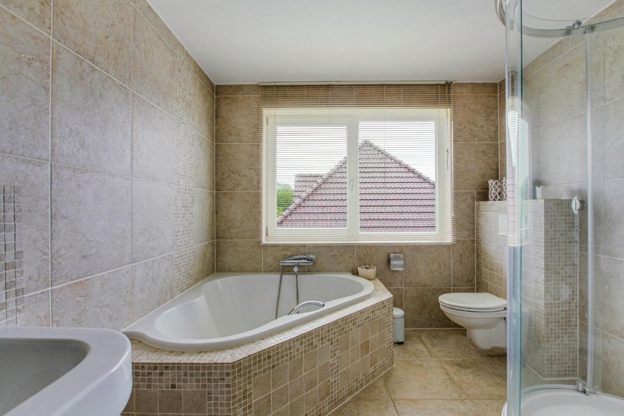 Big Family Villa 12P Big Garden With Bathtub And Jacuzzi Zeewolde Exterior photo