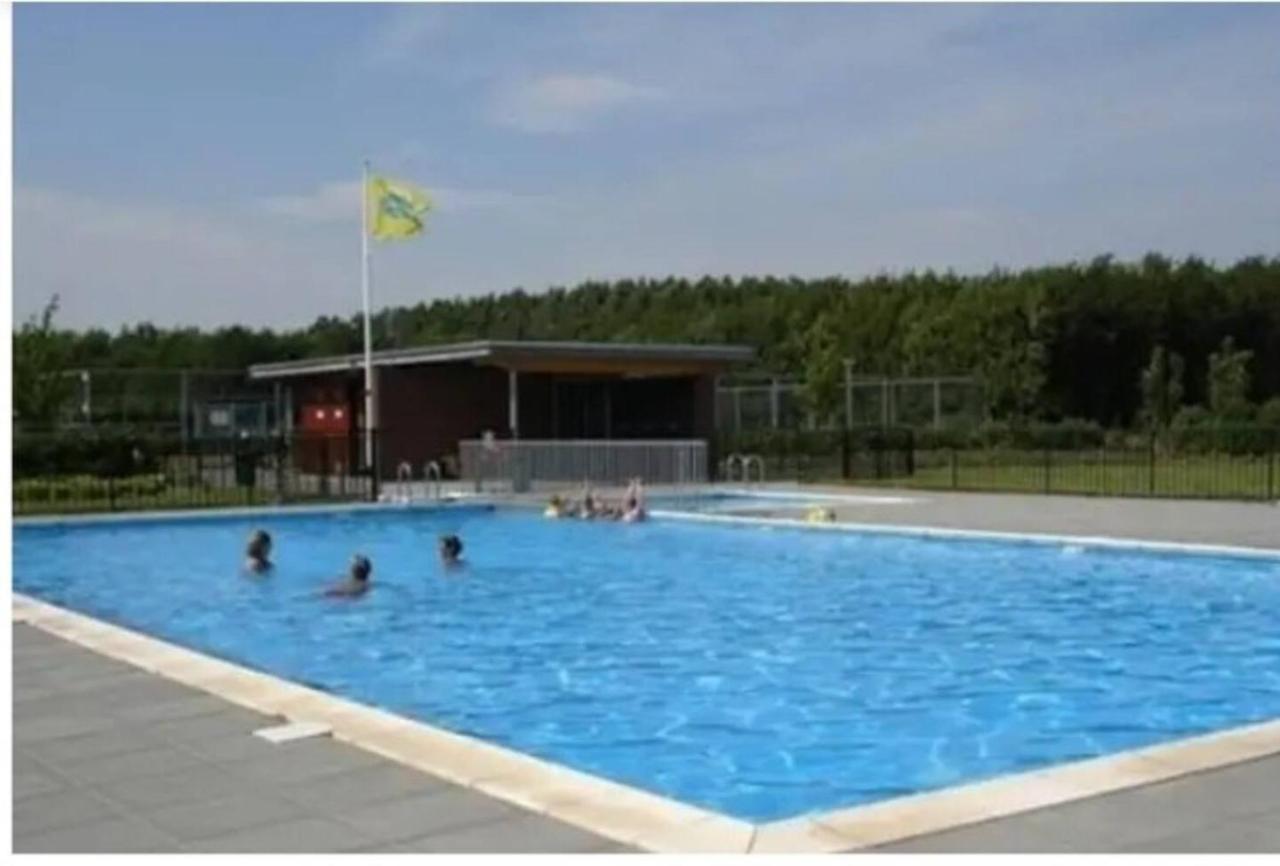 Big Family Villa 12P Big Garden With Bathtub And Jacuzzi Zeewolde Exterior photo